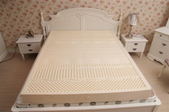 想买乳胶床垫的看这里 乳胶床垫的选购技巧,由于其自身舒适耐用环