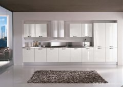 怎样的保养烤漆橱柜？烤漆橱柜有哪些优点？,在装修厨房时候都会选