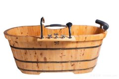 木浴缸选购技巧介绍 木浴缸选购注意事项,木浴缸已经成了时尚女