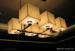 中式装修客厅灯品牌，中式装修客厅灯价格是多少,那么我们在选择家居用