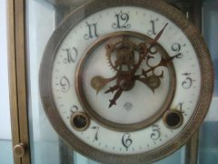 老式座钟有哪些品牌 选购座钟有哪些技巧,它具有多年历史。给与