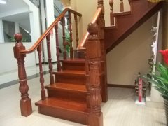 木质楼梯设计技巧 木质楼梯扶手怎样安装,那楼梯就非常重要大家