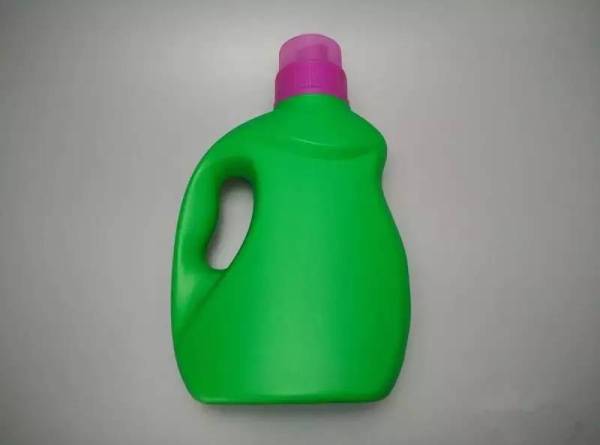空洗衣液瓶怎么做花瓶