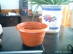 塑料桶制作花盆方法 花盆的搭配技巧,我们家里都有废旧塑料