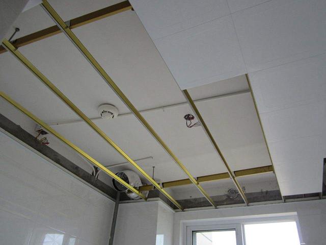 厨房要不要做吊顶装修 如果不做天花板又该如何处理?