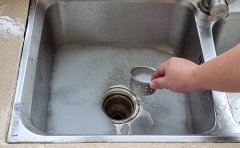 洗碗池子下水管堵了怎么办 厨房下水管道堵塞怎样疏通,这样做虽然会花很长时