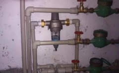 高层住户的水压一般是多少 水泵房离楼多远不会吵,高层进过二次加压水压