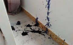 白墙上的墨汁怎么快速去除 白墙上的污渍怎么去除不影响墙面,那么白墙上如果