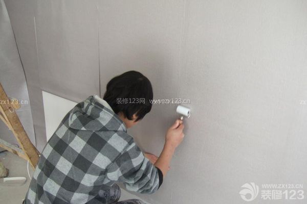 装修刷墙漆步骤