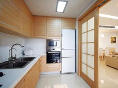 厨房太小冰箱放哪好 厨房太小没有切菜地方如何设置 厨房太小怎么利用空间