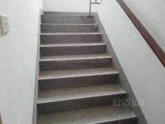 水泥楼梯踏步板安装—水泥楼梯踏步板安装方法介绍,如果不是平房楼层之间